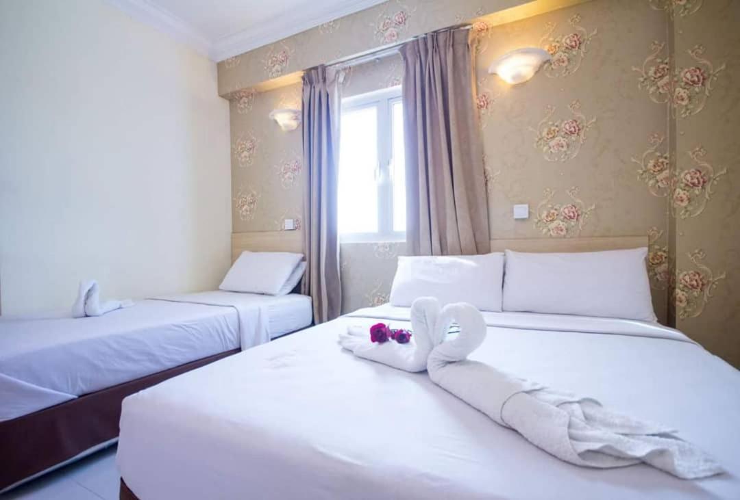 Hotel Sea Princess Телук Баханг Екстериор снимка