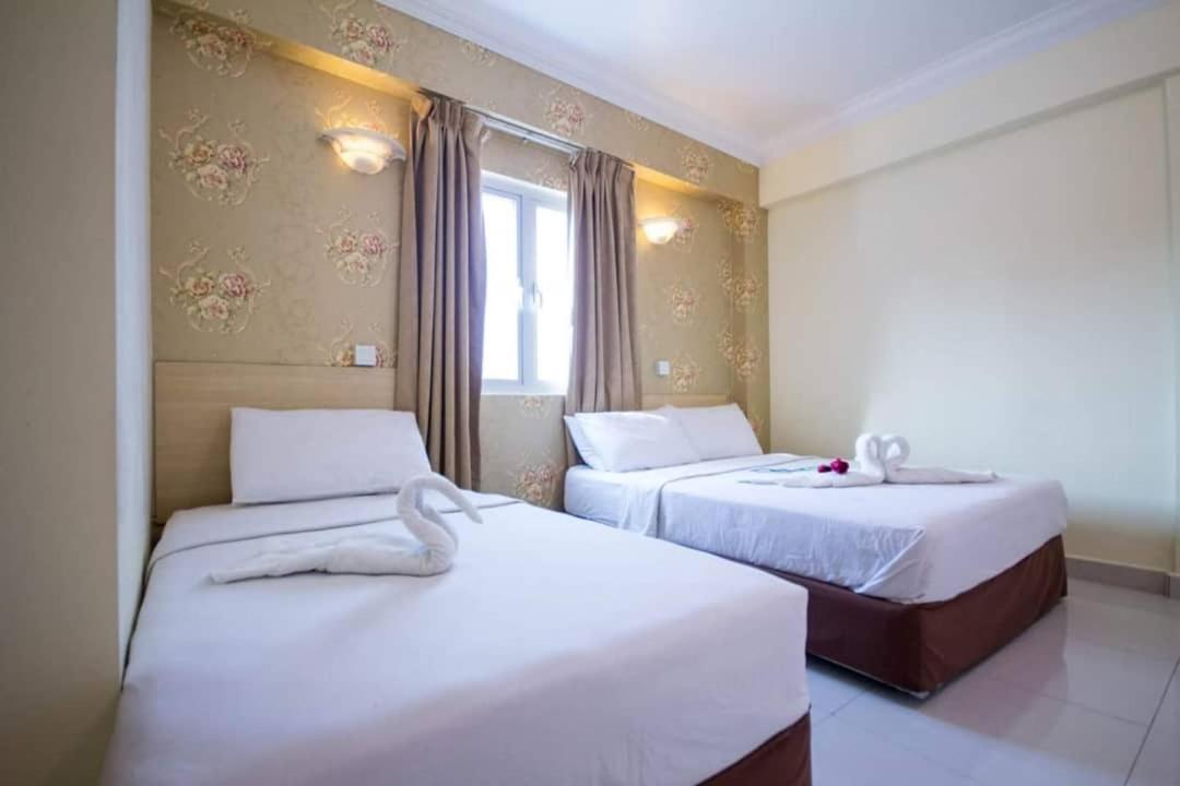 Hotel Sea Princess Телук Баханг Екстериор снимка