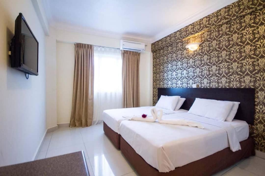 Hotel Sea Princess Телук Баханг Екстериор снимка
